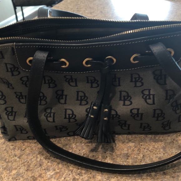 Dooney & Bourke black leather with DB monogram bag - Picture 14 of 15